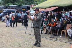 Kepala BNPB Sambangi Pengungsian dan Pimpin Rakor Penanganan Erupsi Gunungapi Ibu